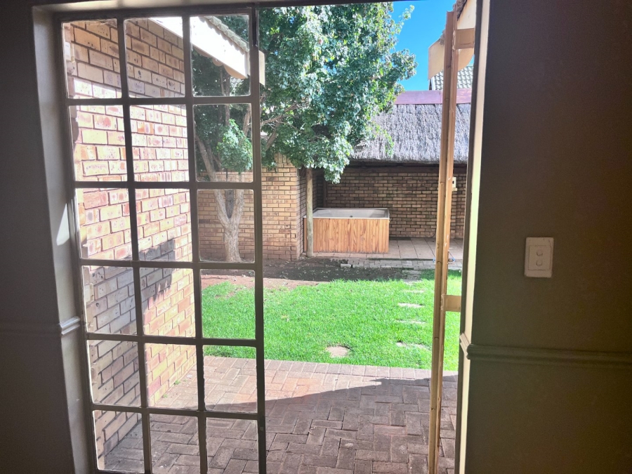 2 Bedroom Property for Sale in Heuwelsig Free State